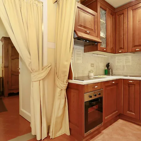 Via Santo Spirito 6 * Floransa